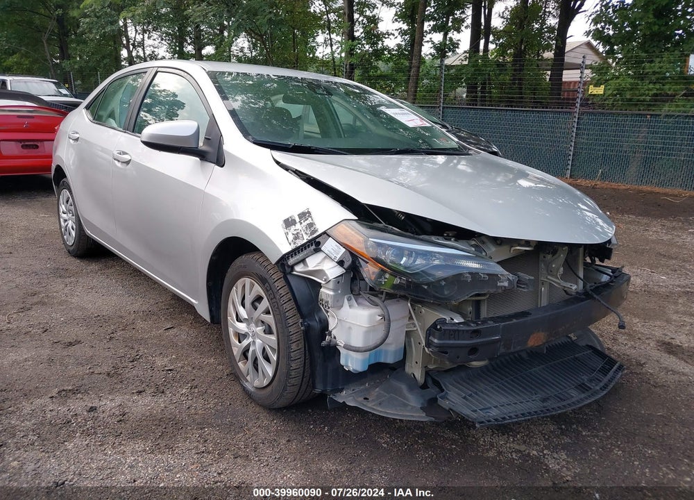 2018 TOYOTA COROLLA LE VIN: 5YFBURHE5JP823984