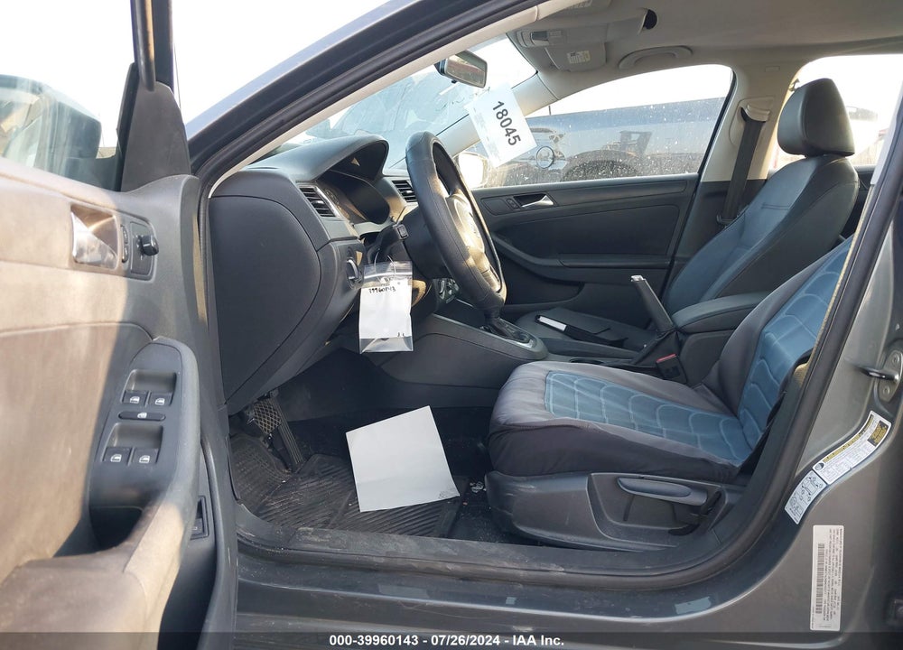 2011 VOLKSWAGEN JETTA 2.5L SE VIN: 3VWDZ7AJ4BM393277