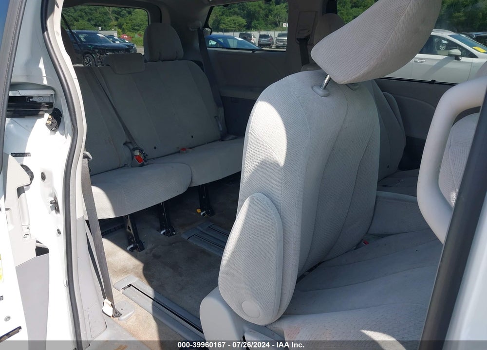 2013 TOYOTA SIENNA LE V6 7 PASSENGER AUTO ACCESS SEAT/LE V6 8 PASSENGER VIN: 5TDKK3DC0DS371705