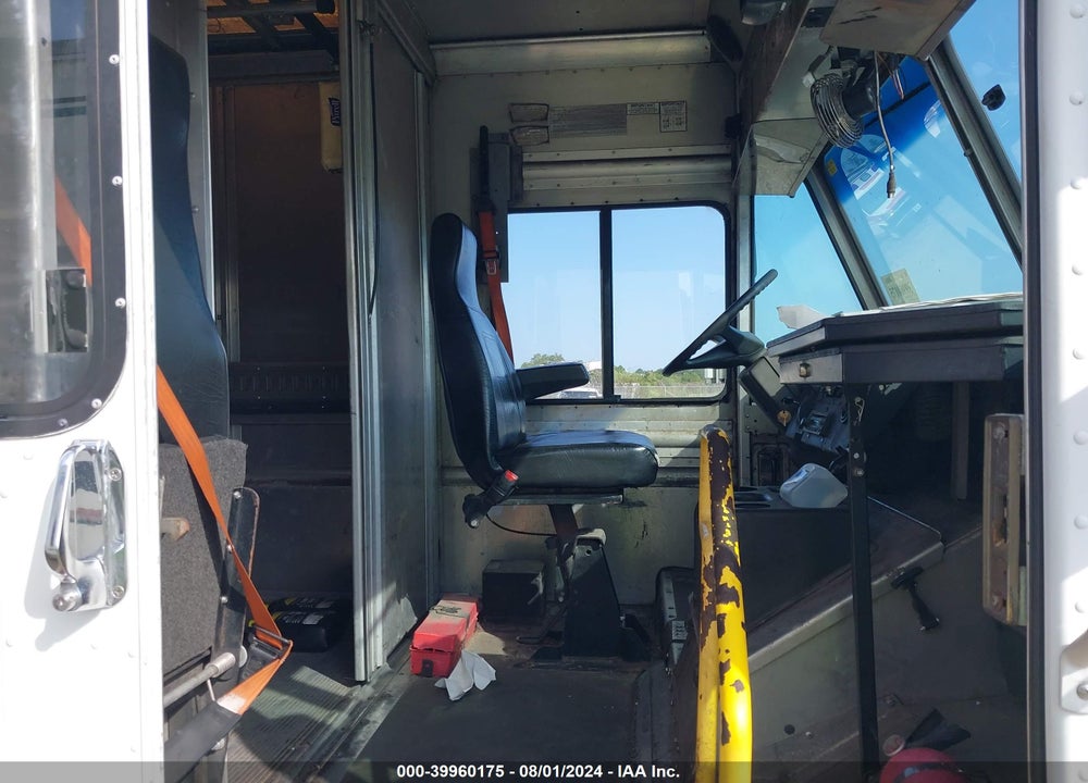 2012 FREIGHTLINER CHASSIS M LINE WALK-IN VAN VIN: 4UZAC3DV7CCBT7165