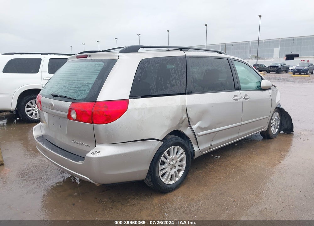 2010 TOYOTA SIENNA LIMITED/XLE VIN: 5TDYK4CC8AS300118