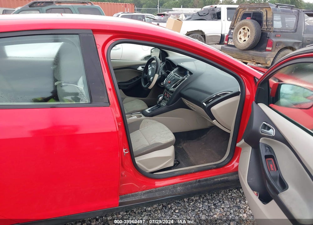 2014 FORD FOCUS SE VIN: 1FADP3K24EL230844
