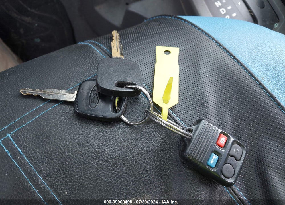 2005 FORD FOCUS ZX4 VIN: 1FAFP34N35W181893