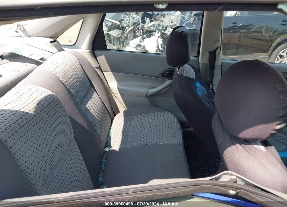 2005 FORD FOCUS ZX4 VIN: 1FAFP34N35W181893