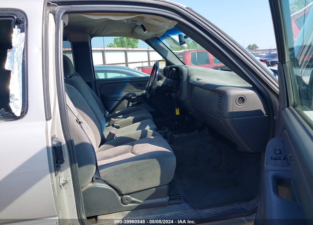 2005 CHEVROLET SILVERADO 2500HD LS VIN: 1GCHK29U15E247147