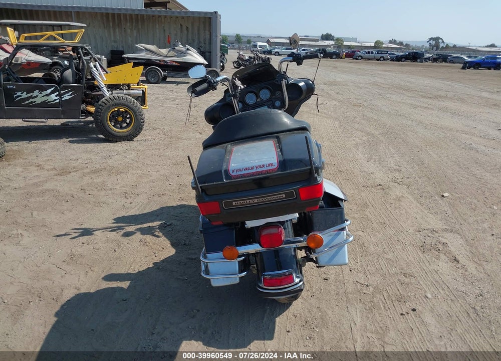 2011 HARLEY-DAVIDSON FLHTCU VIN: 1HD1FC419BB615126