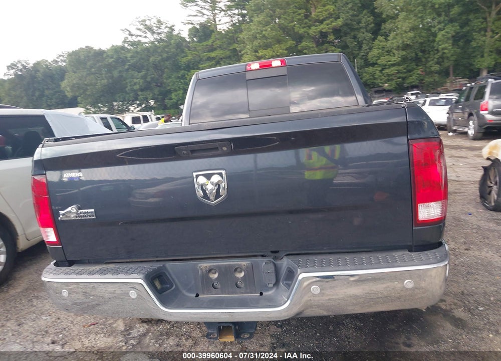 2018 RAM 2500 BIG HORN  4X2 6'4 BOX VIN: 3C6UR4DLXJG356236