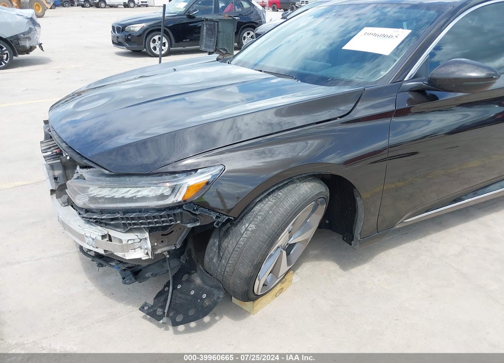 2018 HONDA ACCORD TOURING 2.0T VIN: 1HGCV2F96JA001523