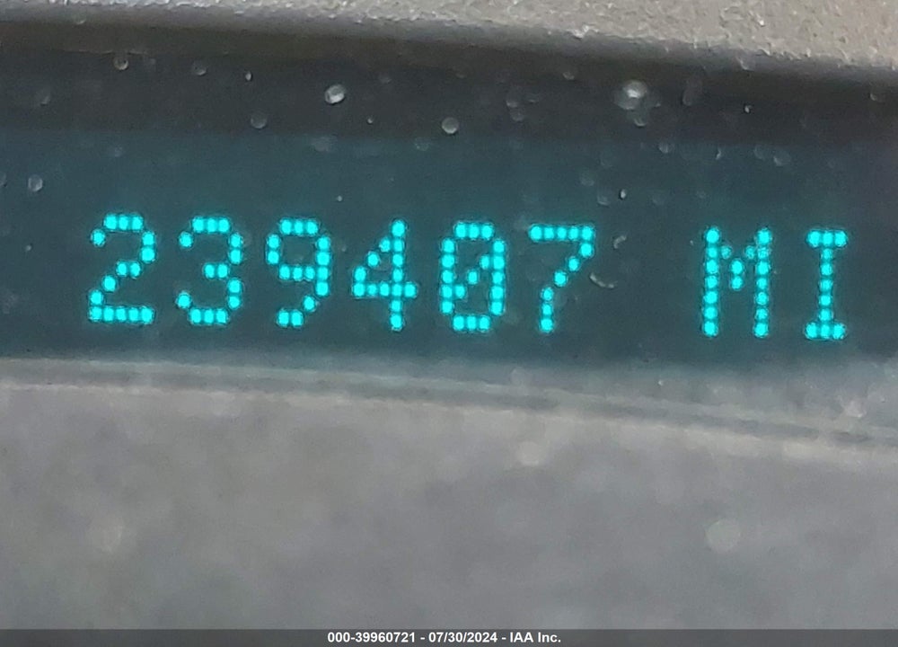 2004 CHEVROLET SUBURBAN 1500 LT VIN: 3GNFK16ZX4G133745