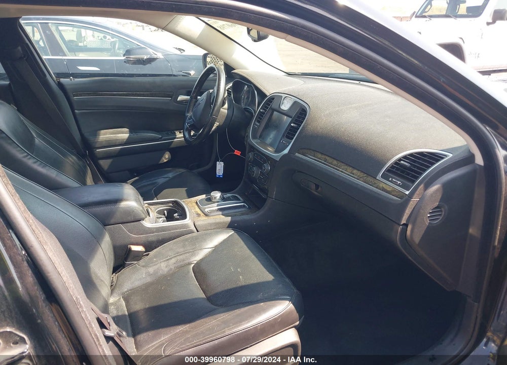 2016 CHRYSLER 300C VIN: 2C3CCAEG2GH111272
