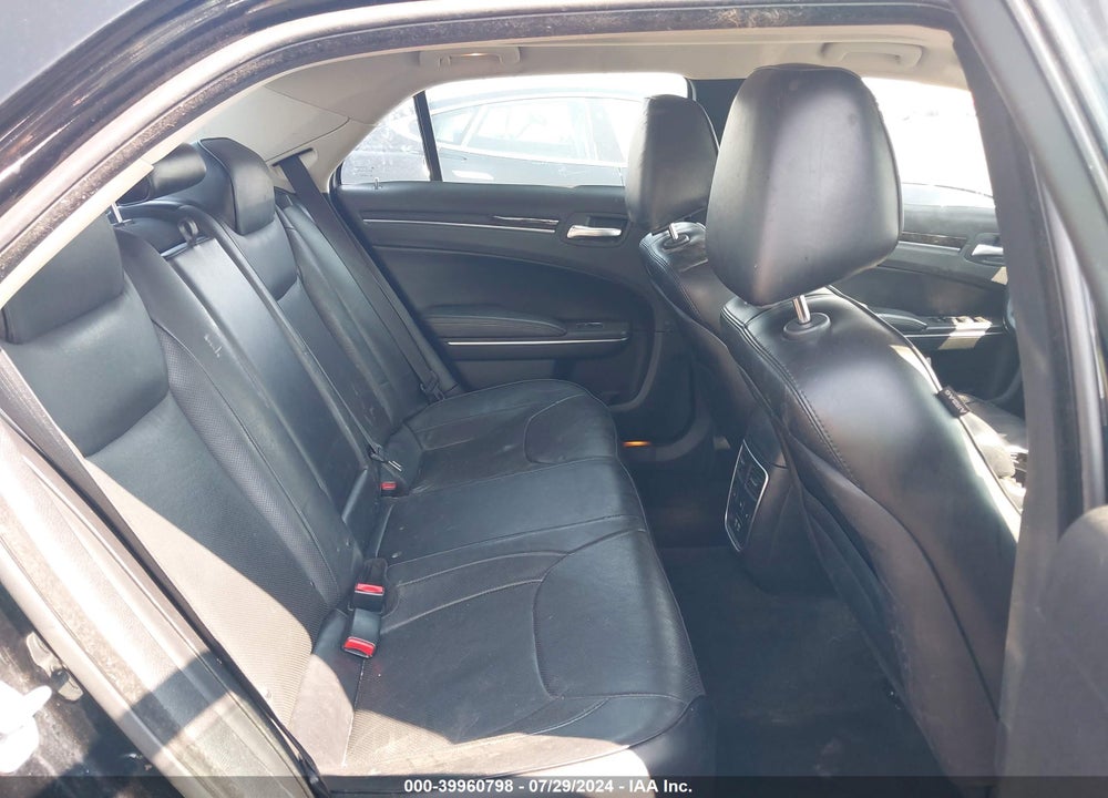 2016 CHRYSLER 300C VIN: 2C3CCAEG2GH111272