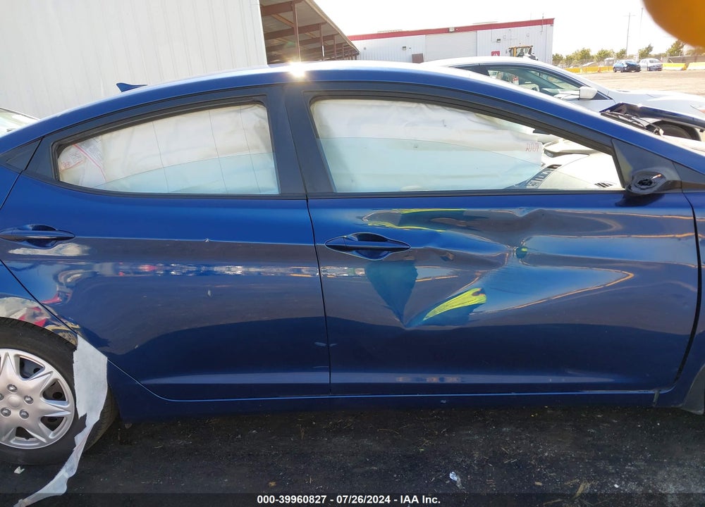 2016 HYUNDAI ELANTRA VIN: 5NPDH4AE6GH795936