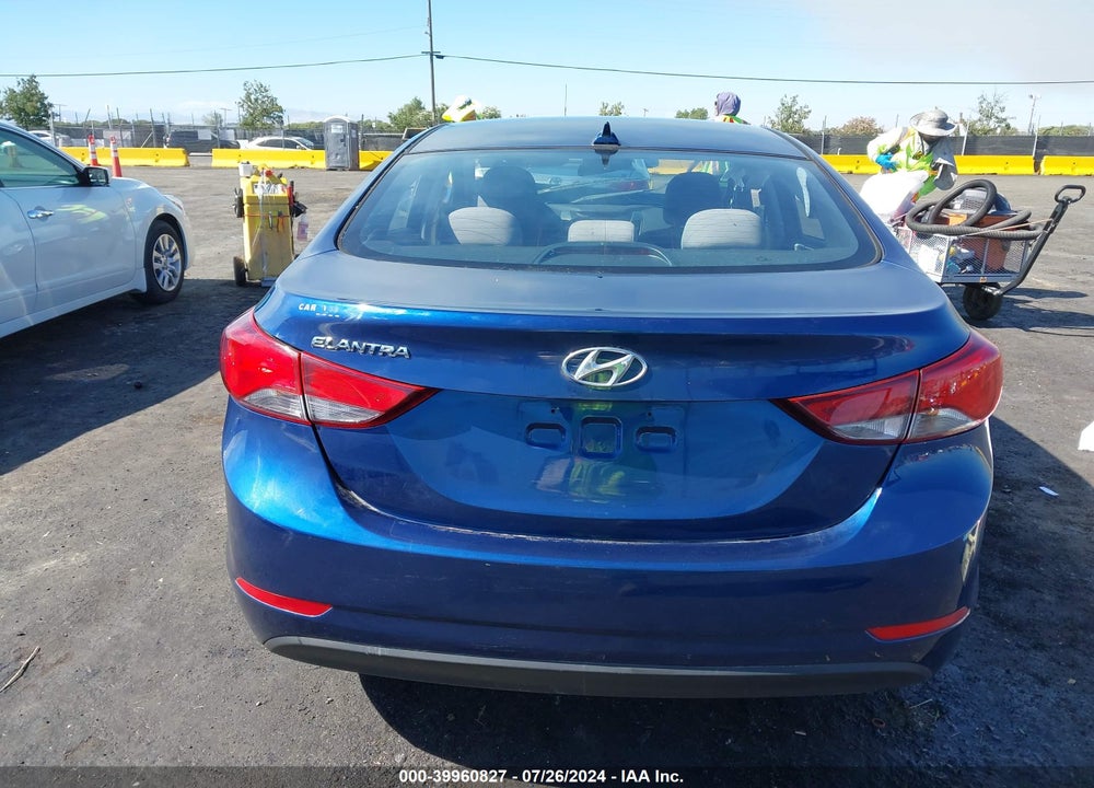 2016 HYUNDAI ELANTRA VIN: 5NPDH4AE6GH795936