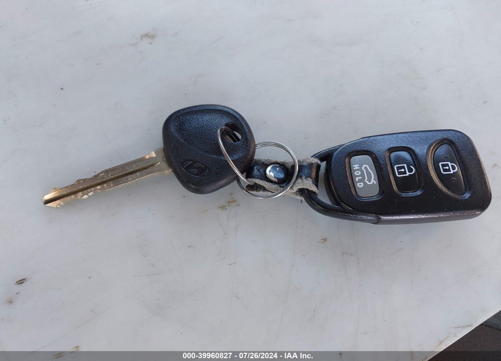 2016 HYUNDAI ELANTRA VIN: 5NPDH4AE6GH795936