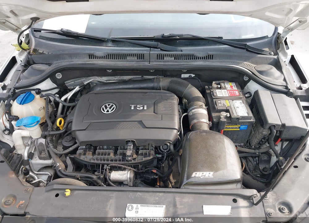 2014 VOLKSWAGEN JETTA 1.8T SE VIN: 3VWB17AJ3EM334045