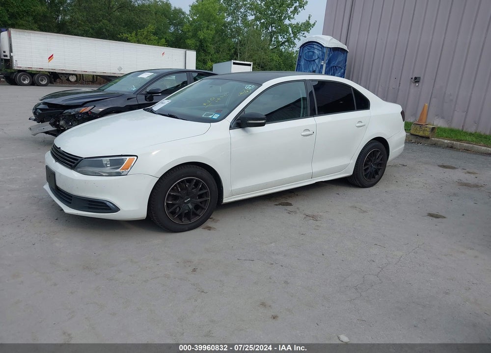 2014 VOLKSWAGEN JETTA 1.8T SE VIN: 3VWB17AJ3EM334045