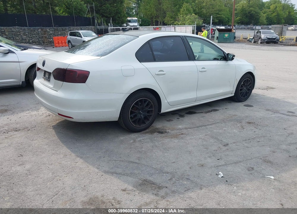 2014 VOLKSWAGEN JETTA 1.8T SE VIN: 3VWB17AJ3EM334045