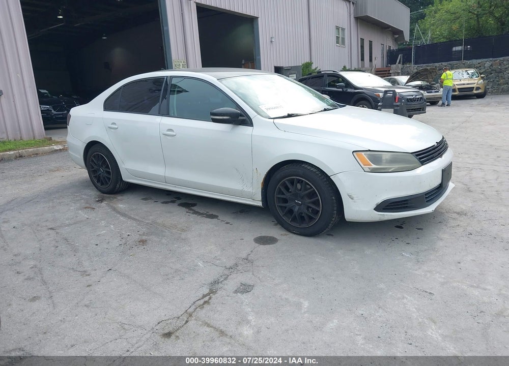 2014 VOLKSWAGEN JETTA 1.8T SE VIN: 3VWB17AJ3EM334045