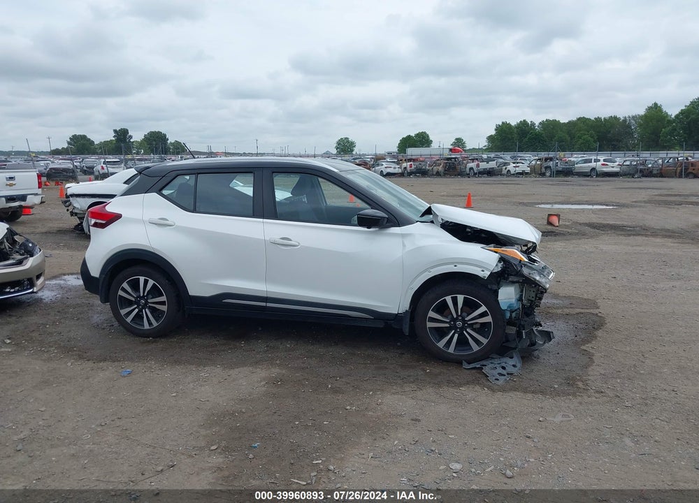 2018 NISSAN KICKS SR VIN: 3N1CP5CU6JL543137