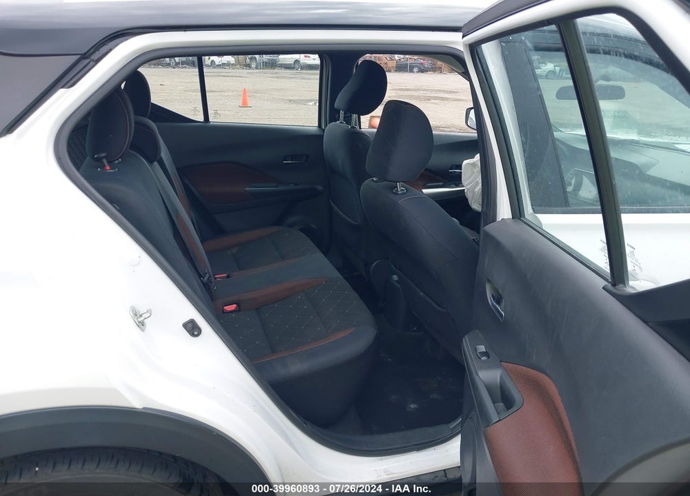 2018 NISSAN KICKS SR VIN: 3N1CP5CU6JL543137
