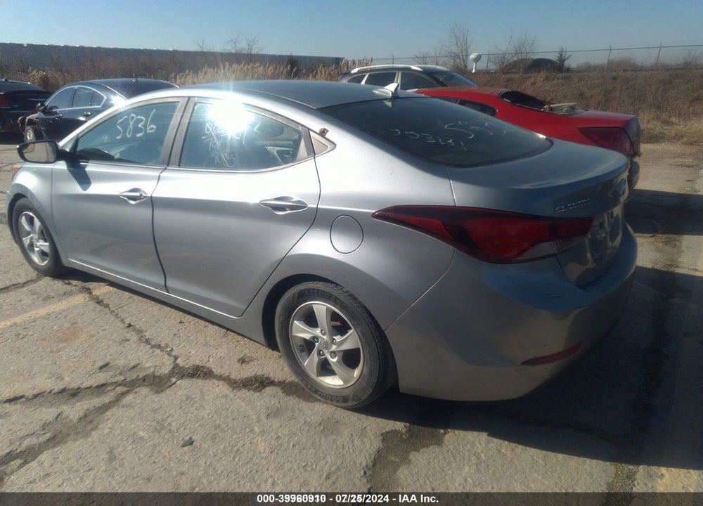 2015 HYUNDAI ELANTRA VIN: 5NPDH4AE1FH624980