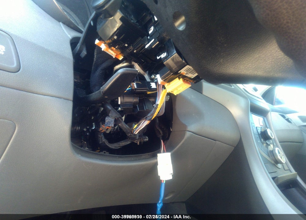 2015 HYUNDAI ELANTRA VIN: 5NPDH4AE1FH624980
