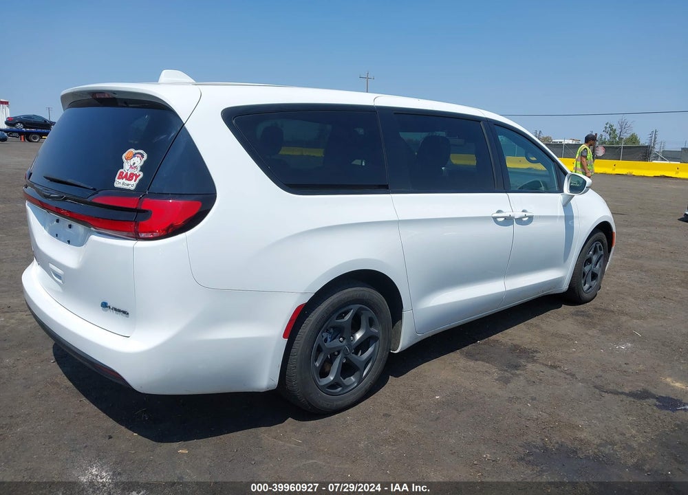 2022 CHRYSLER PACIFICA HYBRID TOURING L VIN: 2C4RC1L75NR232751