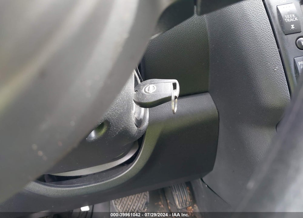 2010 NISSAN ROGUE S VIN: JN8AS5MTXAW025216