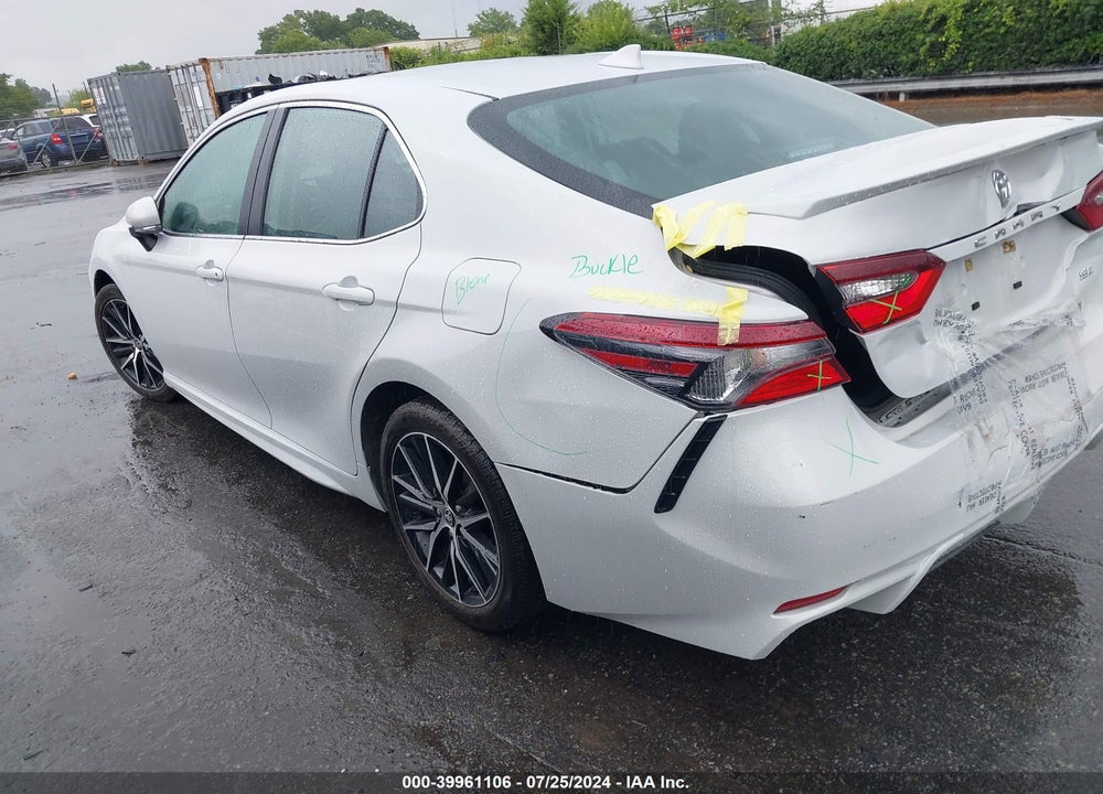 2022 TOYOTA CAMRY SE/SE NIGHTSHADE EDITION VIN: 4T1G11AK3NU064028