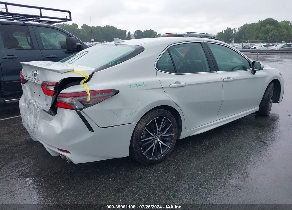 2022 TOYOTA CAMRY SE/SE NIGHTSHADE EDITION VIN: 4T1G11AK3NU064028