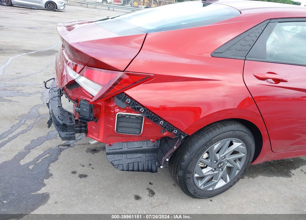 2024 HYUNDAI ELANTRA SEL VIN: KMHLM4DG0RU653395