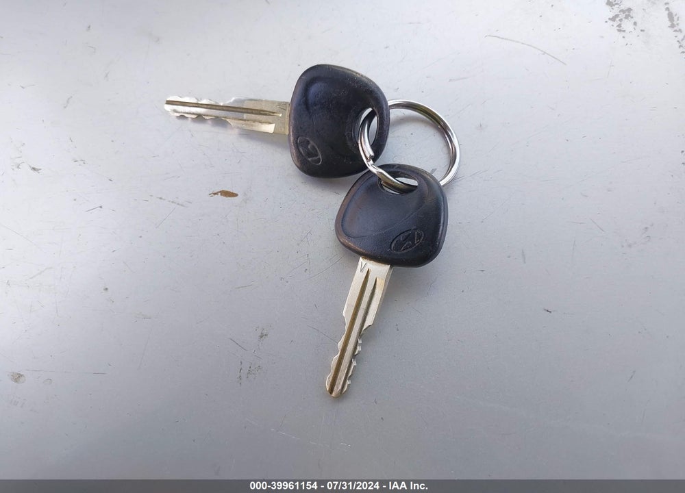 2009 HYUNDAI ACCENT GS VIN: KMHCM36C39U142641