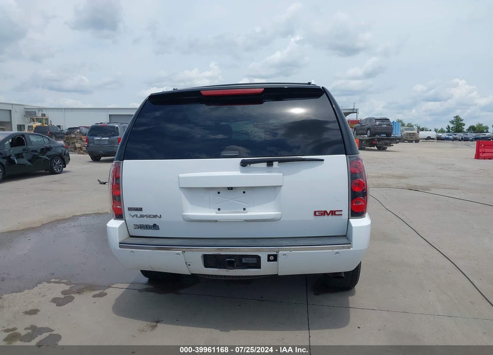 2012 GMC YUKON DENALI VIN: 1GKS1EEFXCR243514