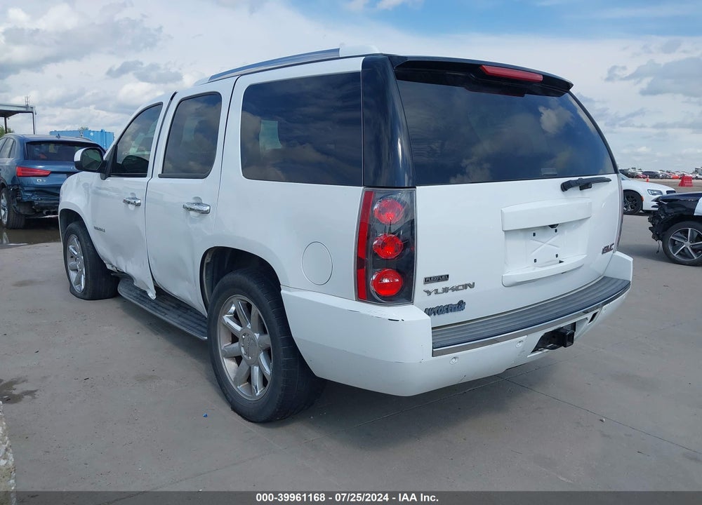2012 GMC YUKON DENALI VIN: 1GKS1EEFXCR243514