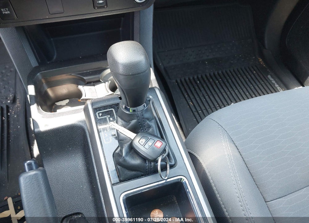 2019 TOYOTA TACOMA SR5 VIN: 5TFAX5GN9KX154456