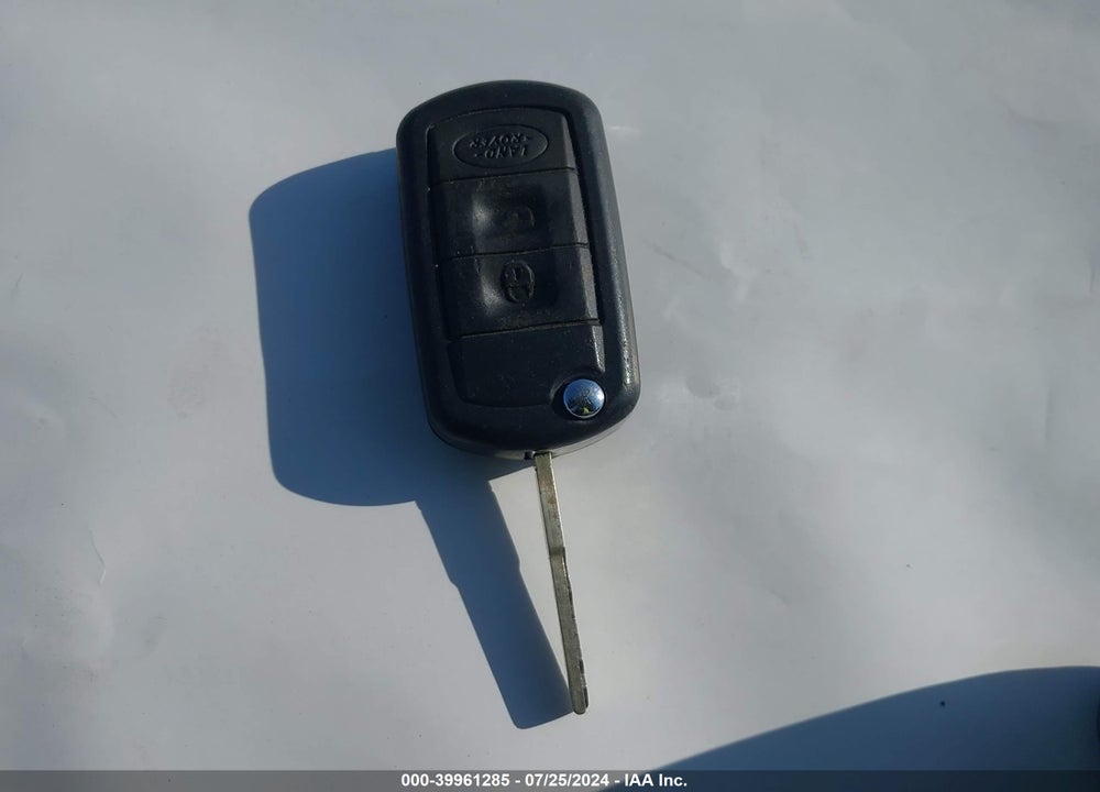 2008 LAND ROVER LR3 V8 SE VIN: SALAE25458A442560