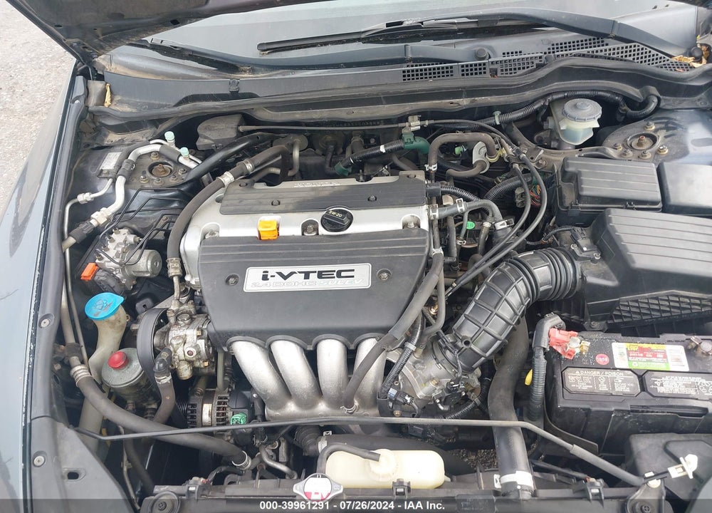 2004 HONDA ACCORD 2.4 LX VIN: JHMCM56324C036582