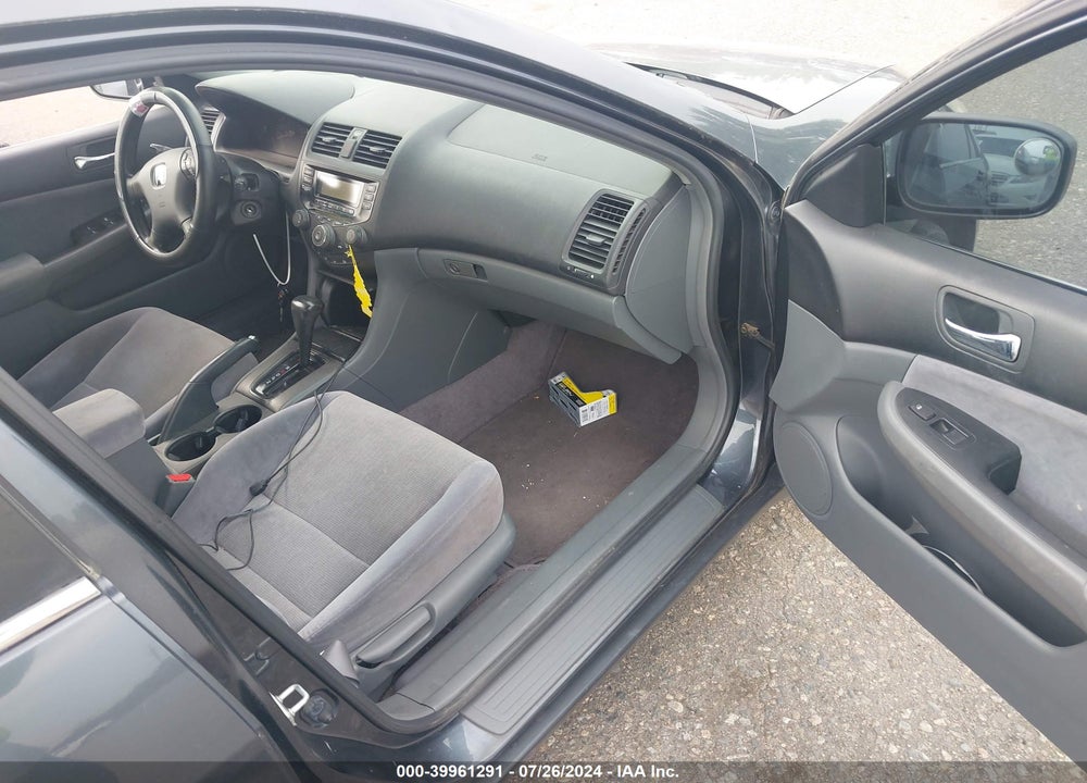 2004 HONDA ACCORD 2.4 LX VIN: JHMCM56324C036582