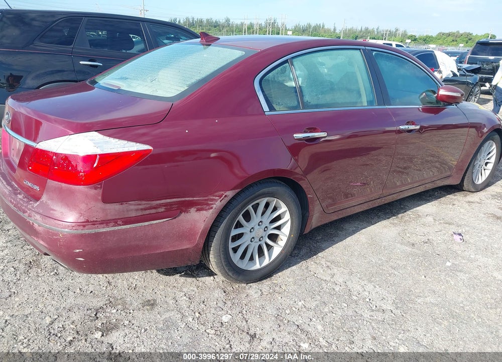 2011 HYUNDAI GENESIS VIN: KMHGC4DE2BU132641