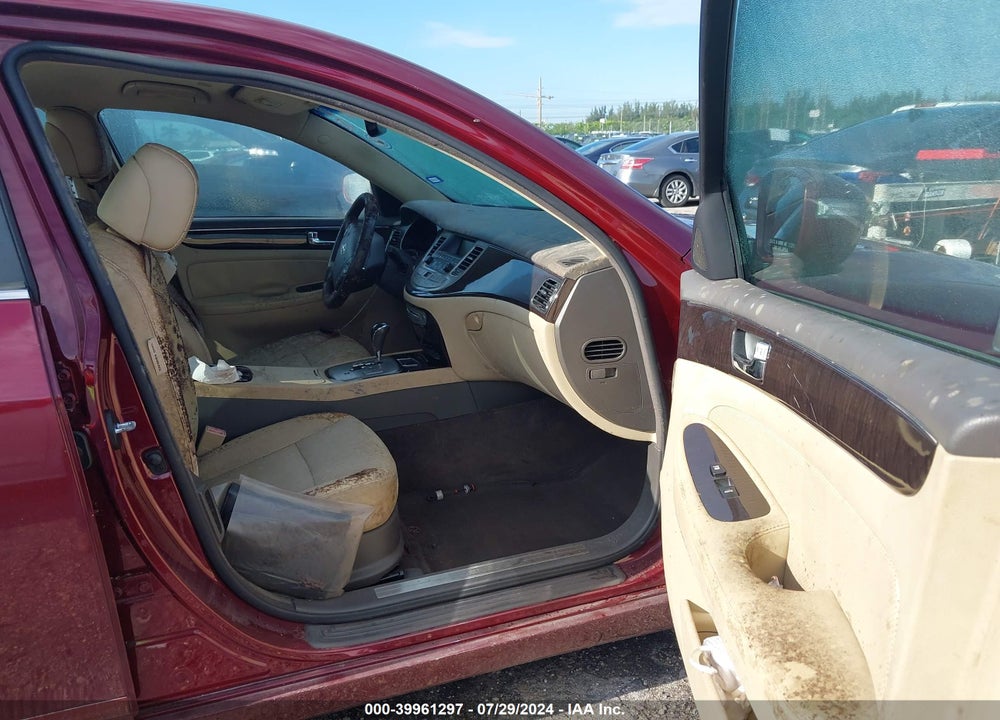 2011 HYUNDAI GENESIS VIN: KMHGC4DE2BU132641