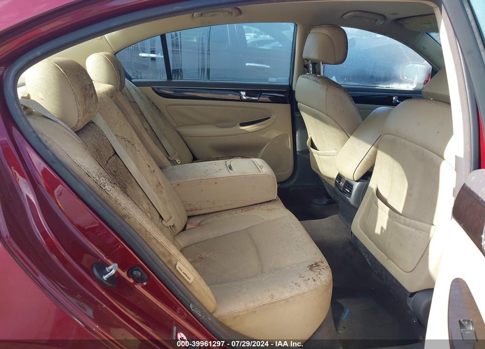 2011 HYUNDAI GENESIS VIN: KMHGC4DE2BU132641