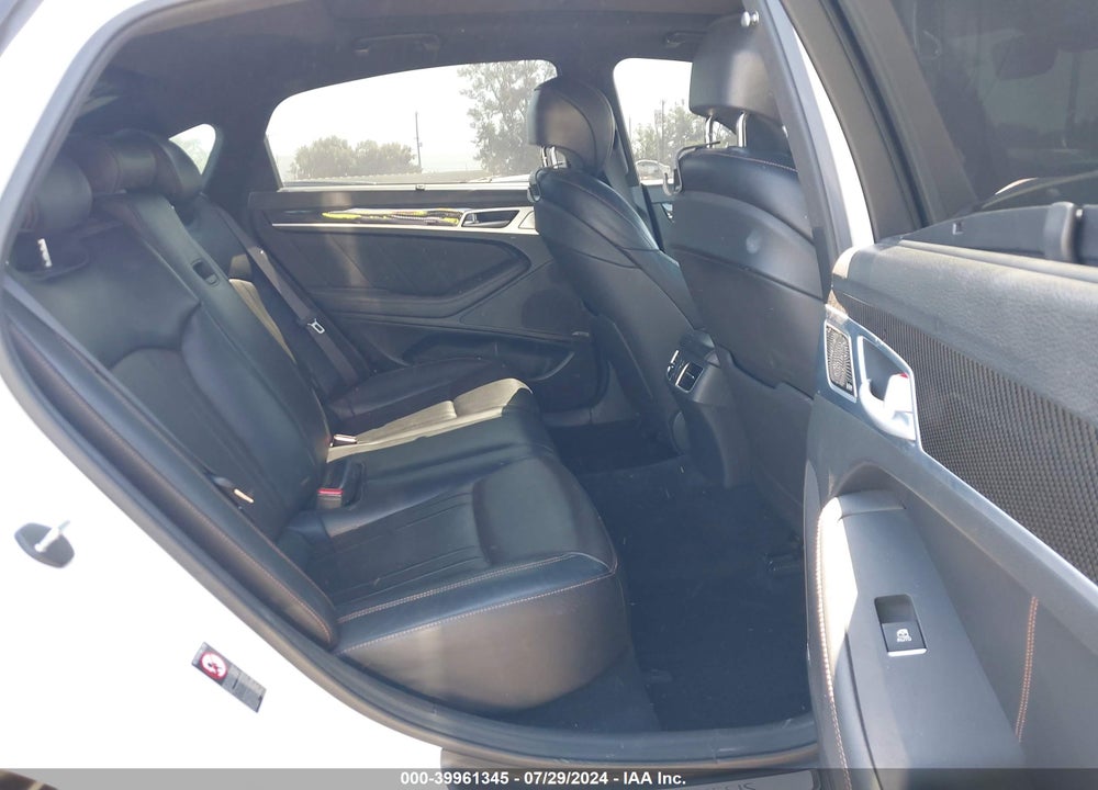 2018 GENESIS G80 3.3T SPORT VIN: KMHGN4JB2JU227297