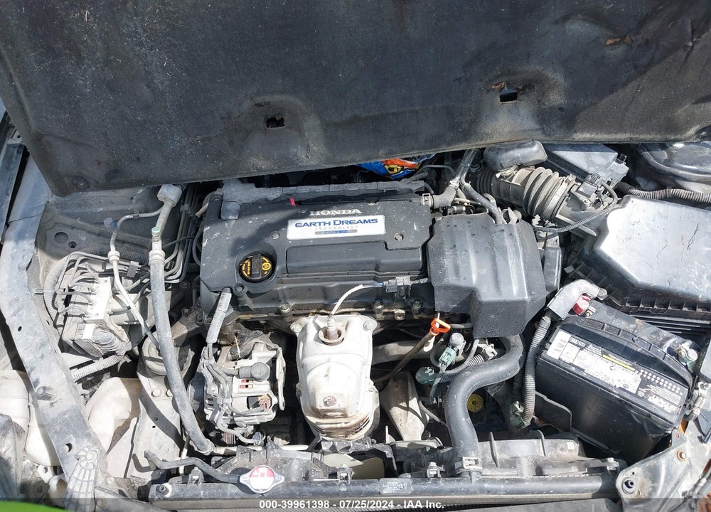 2013 HONDA ACCORD LX VIN: 1HGCR2F30DA023795