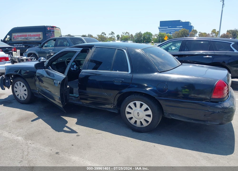 2011 FORD CROWN VICTORIA POLICE INTERCEPTOR VIN: 2FABP7BV6BX179869