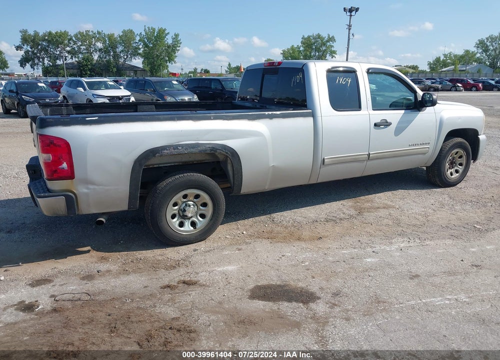 2011 CHEVROLET SILVERADO 1500 LT VIN: 1GCRCSE04BZ165681
