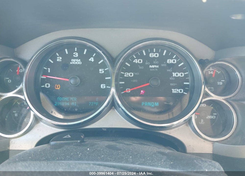 2011 CHEVROLET SILVERADO 1500 LT VIN: 1GCRCSE04BZ165681