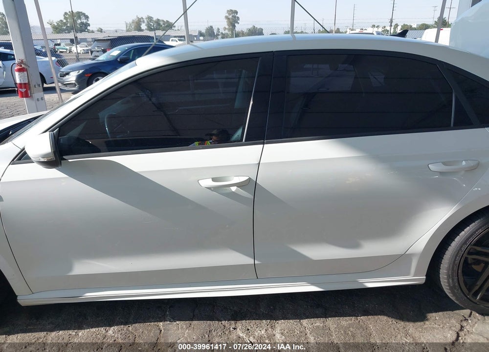 2018 VOLKSWAGEN PASSAT 2.0T R-LINE/2.0T S VIN: 1VWAA7A33JC001515