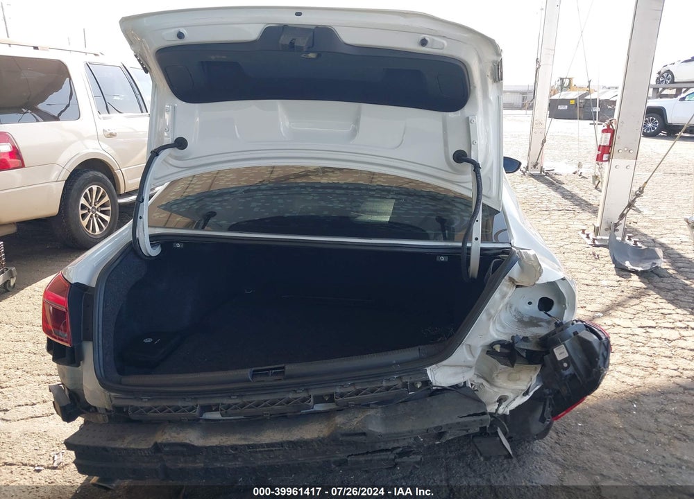 2018 VOLKSWAGEN PASSAT 2.0T R-LINE/2.0T S VIN: 1VWAA7A33JC001515