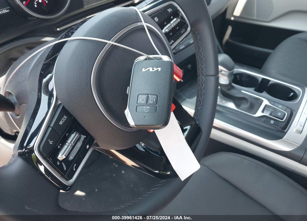 2024 KIA CARNIVAL MPV LX SEAT PACKAGE VIN: KNDNB4H38R6376610