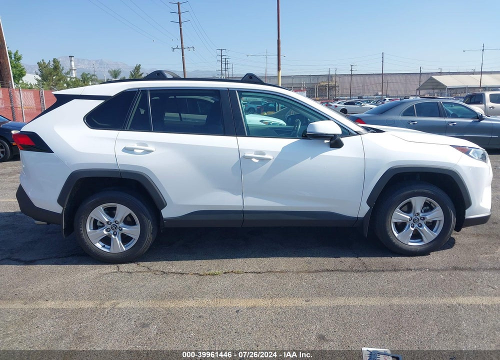 2020 TOYOTA RAV4 XLE VIN: 2T3W1RFVXLW076646